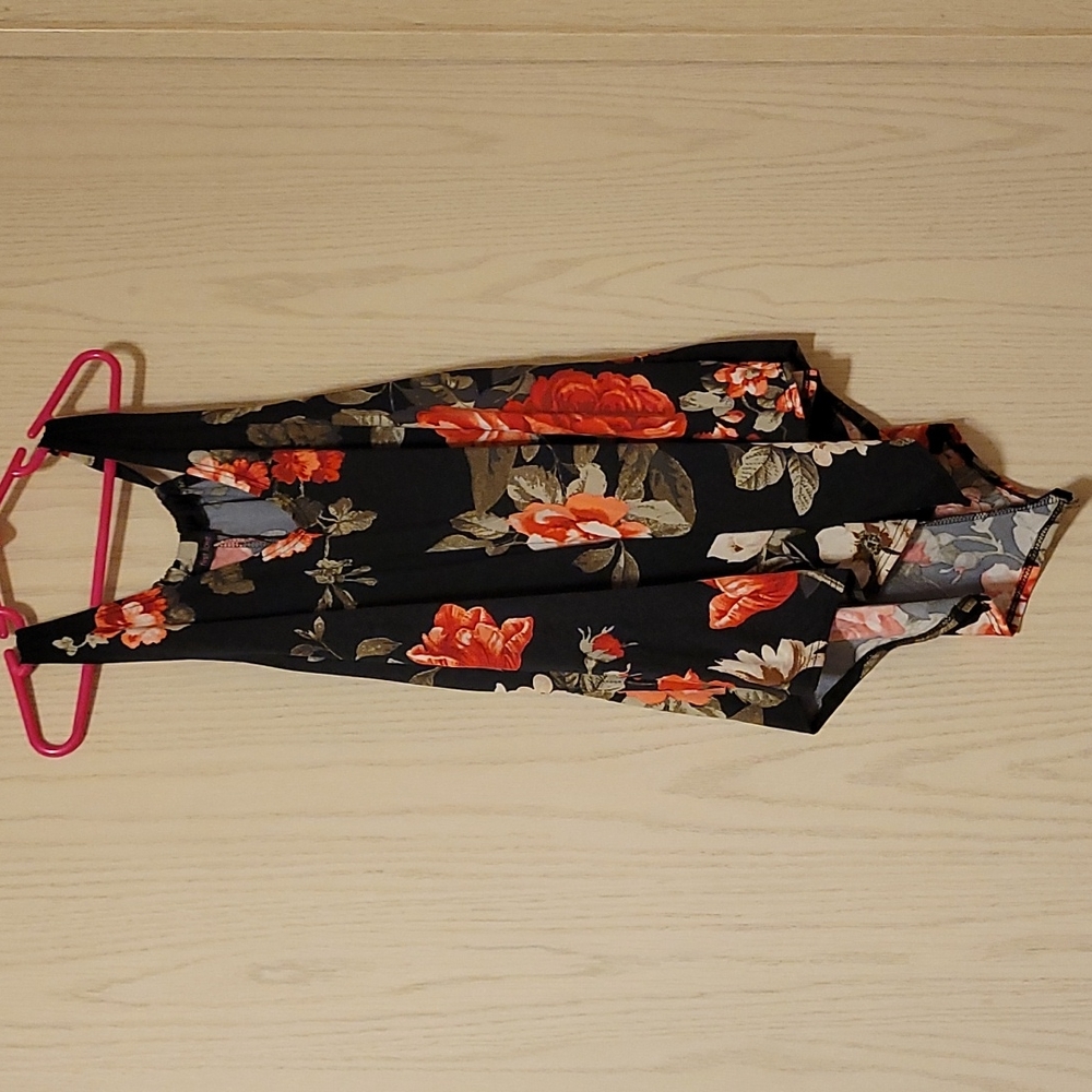 Flowy floral blouse 🌺